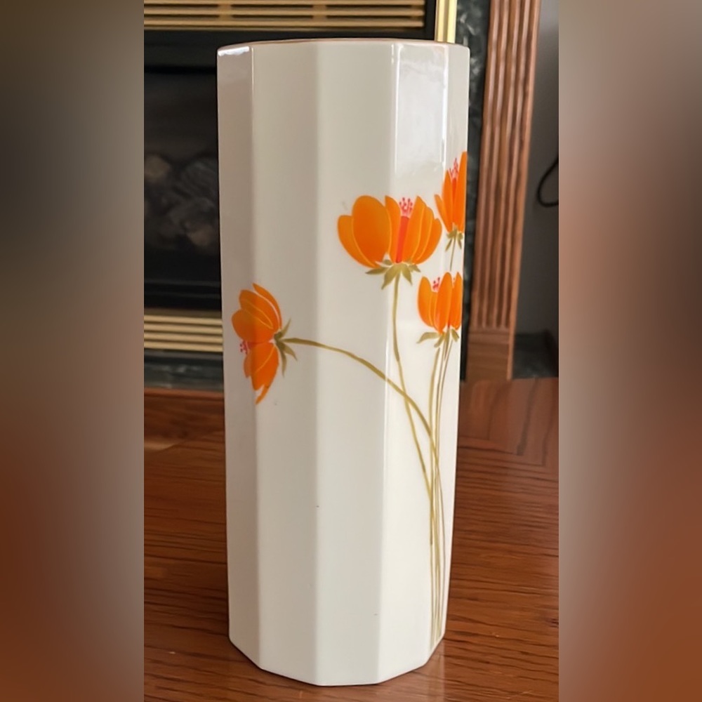 Beautiful Poppy Flower Unique Vase